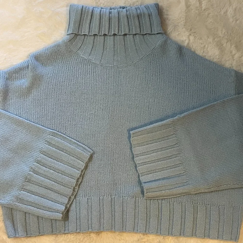 Divided Light Blue Turtleneck Sweater cropped cozy H&M brand winter oversized​